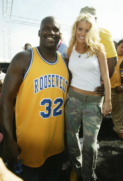 个人开发者斩获千万流水的首个产品，居然是一款不用充钱的“氪金游戏”